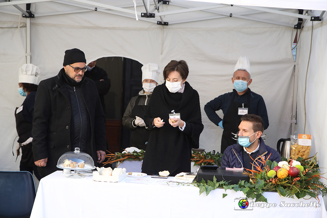 VBS_6213 - 10.ma Fiera Nazionale del Tartufo e Fiera dei Santi.jpg